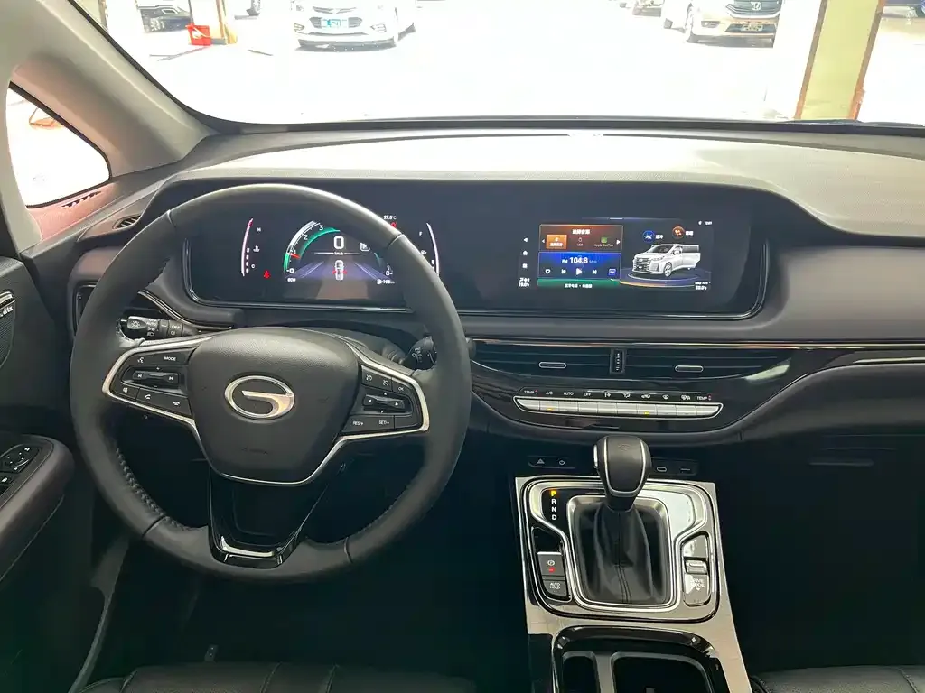 GAC Motor Trumpchi M6 — фото 10