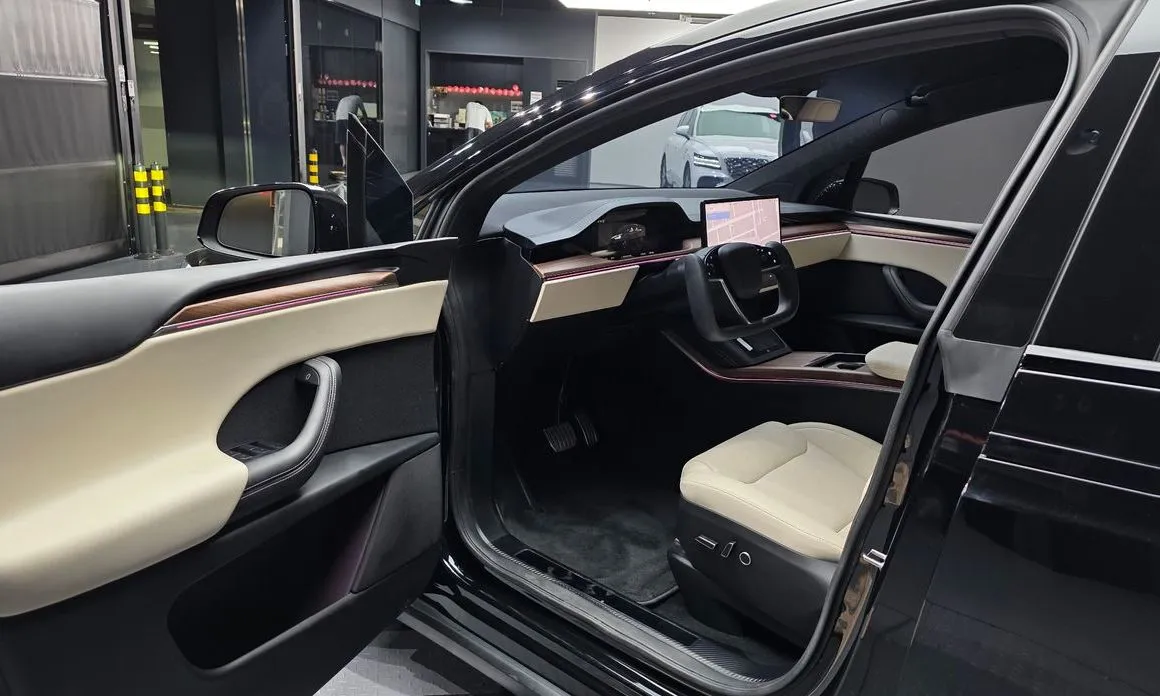 Tesla Model X — фото 6