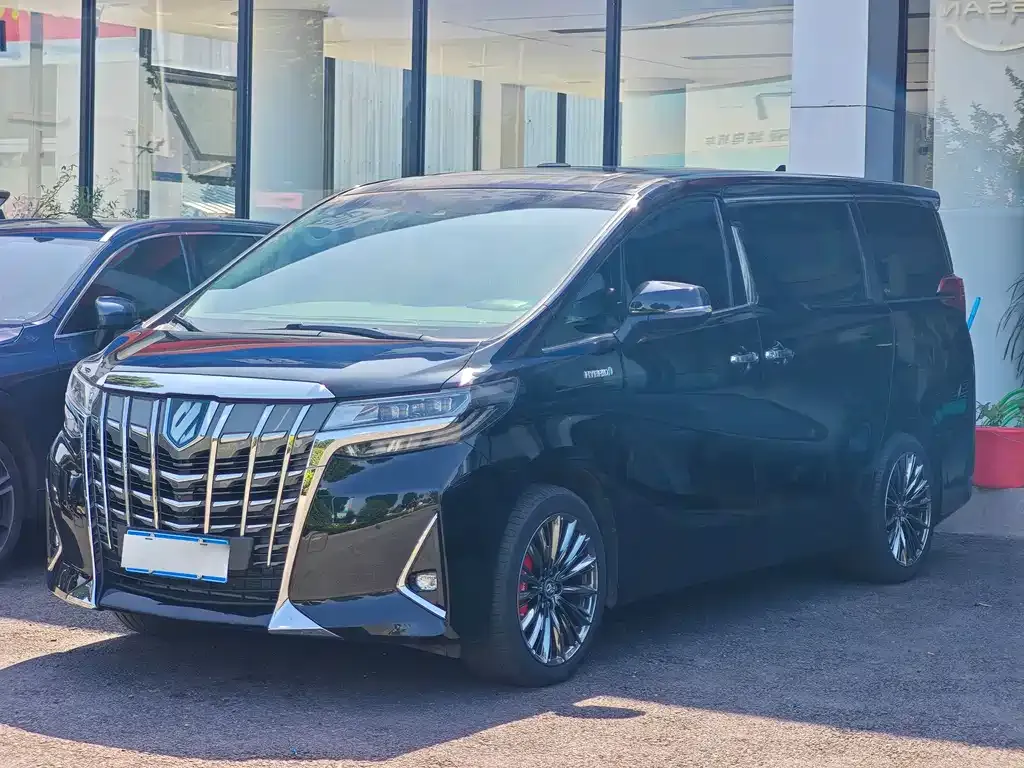 Toyota Alphard — фото 7