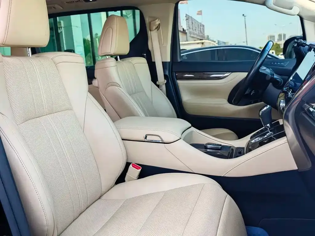 Toyota Alphard — фото 5