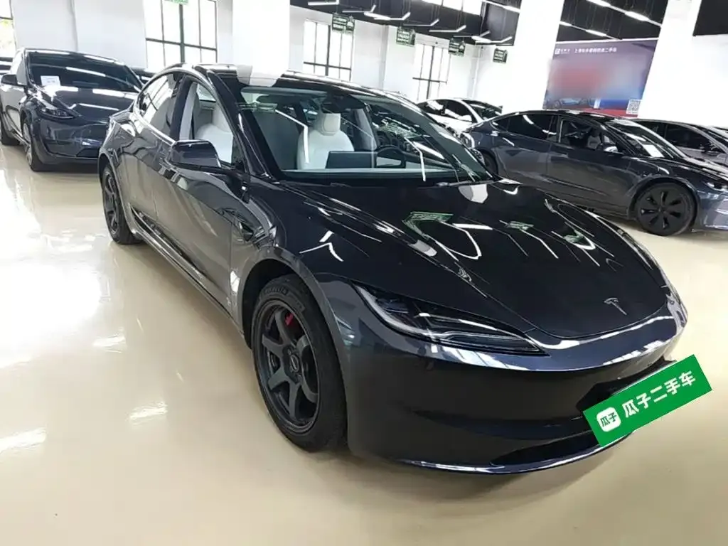 Tesla Model 3 — фото 4