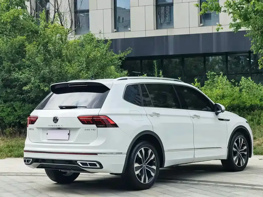 Volkswagen Tiguan L — фото 5