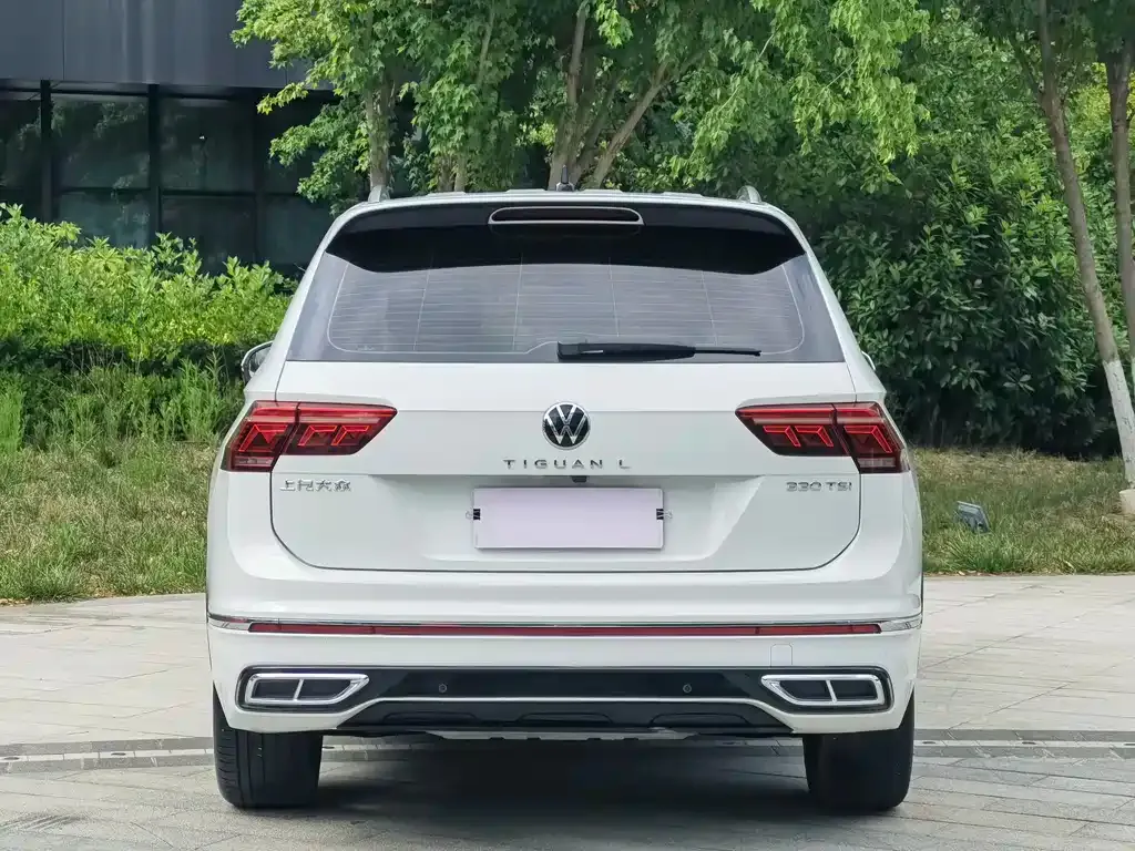 Volkswagen Tiguan L — фото 7