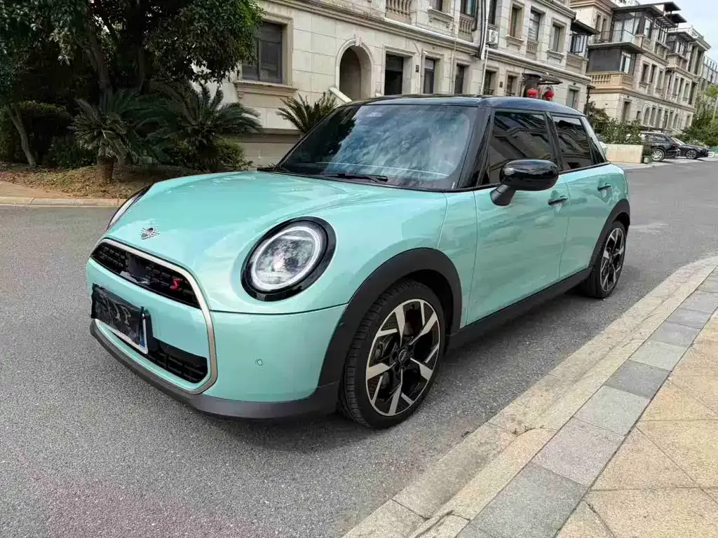 MINI Cooper (3-door) — фото 1