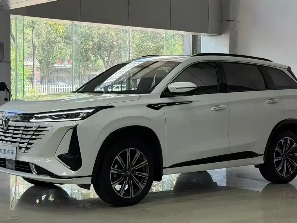 Changan CS75PLUS — фото 1