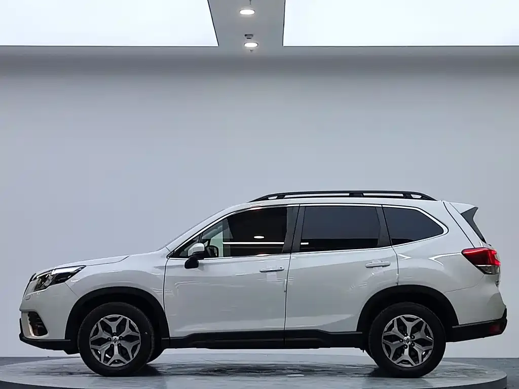 Subaru Forester — фото 2