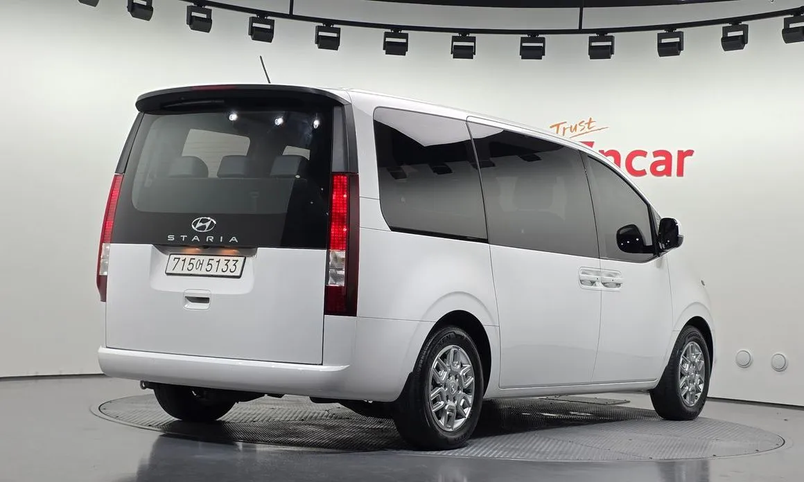 Hyundai Staria — фото 2