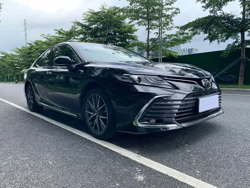 Toyota Camry — фото 10