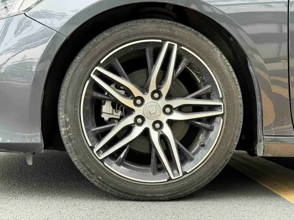 Honda Accord — фото 9