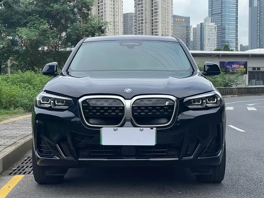 BMW iX3 — фото 6