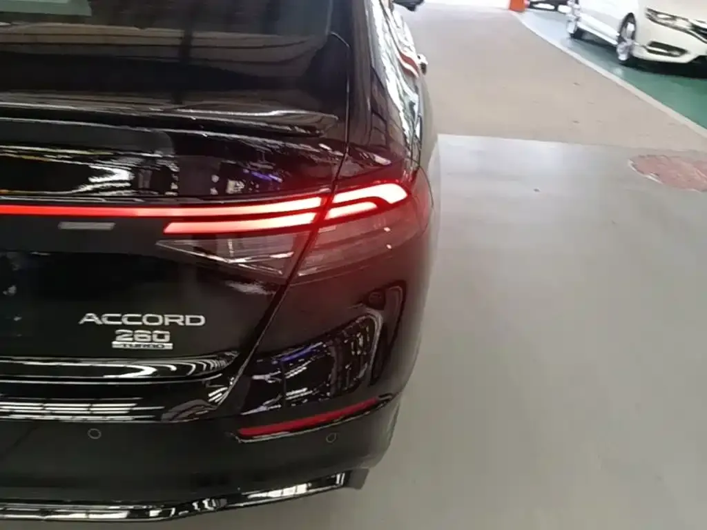 Honda Accord — фото 3