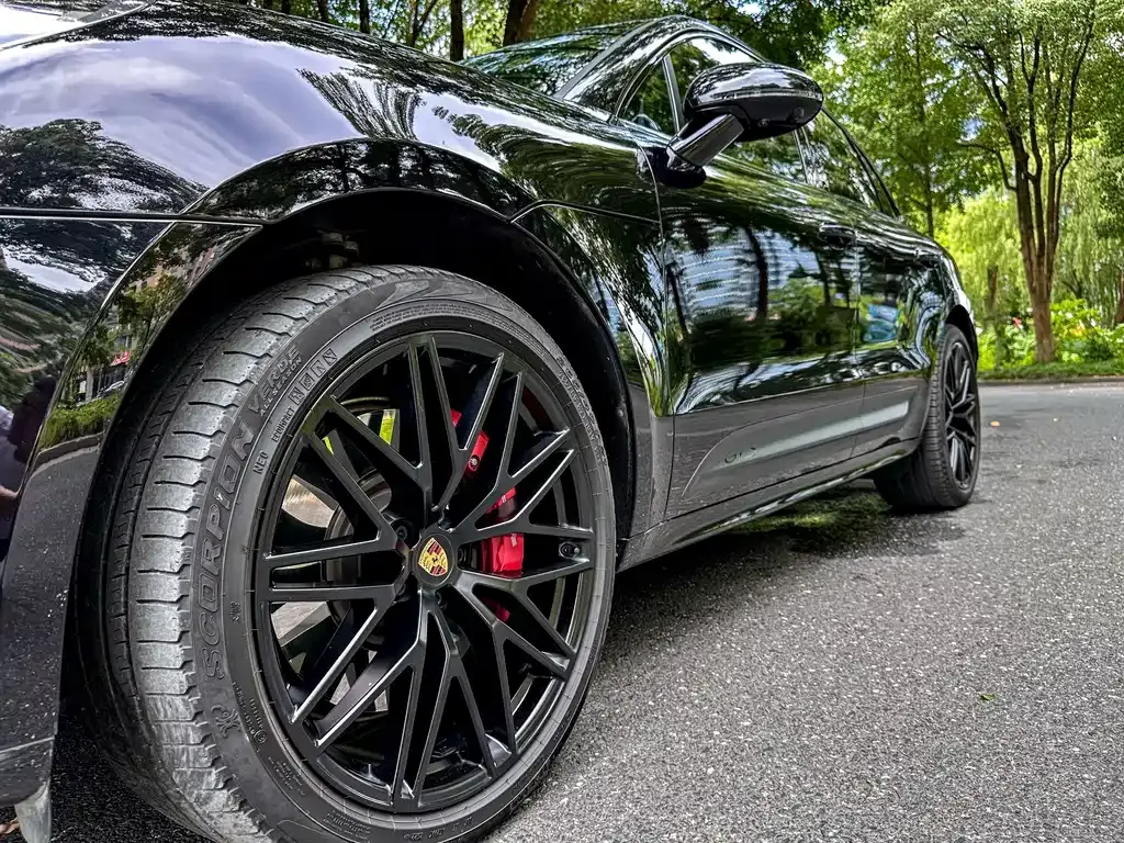 Porsche Macan — фото 9