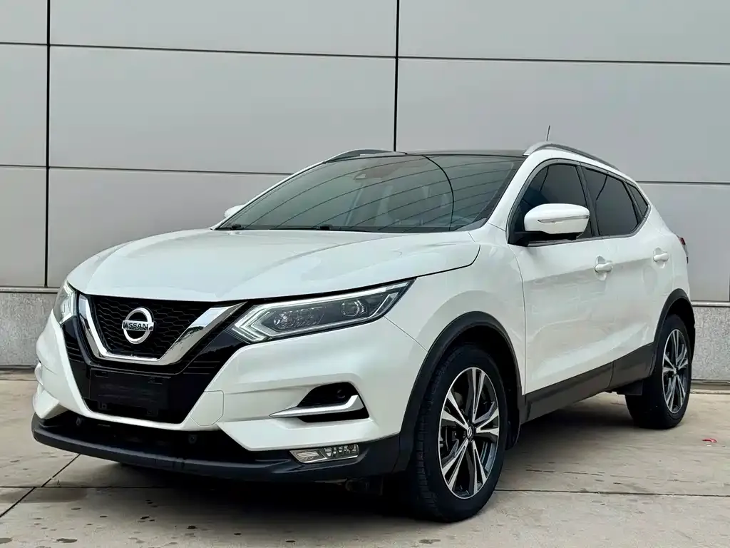Nissan Qashqai — фото 1