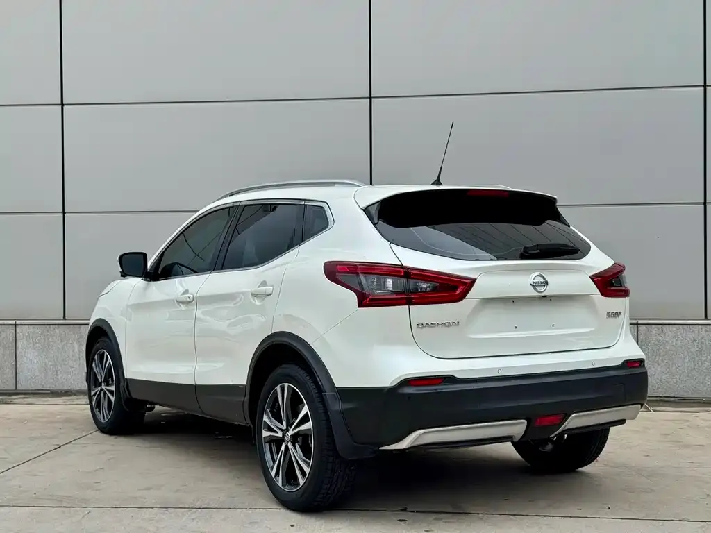 Nissan Qashqai — фото 2