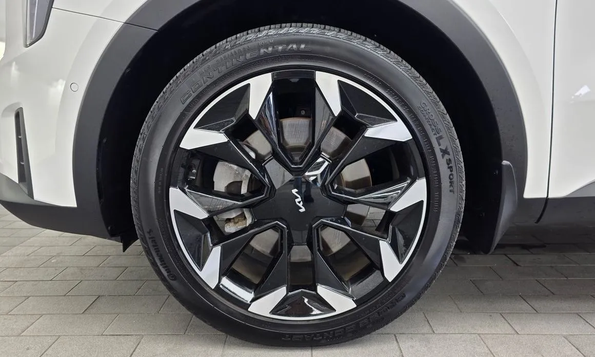Kia Sorento — фото 6