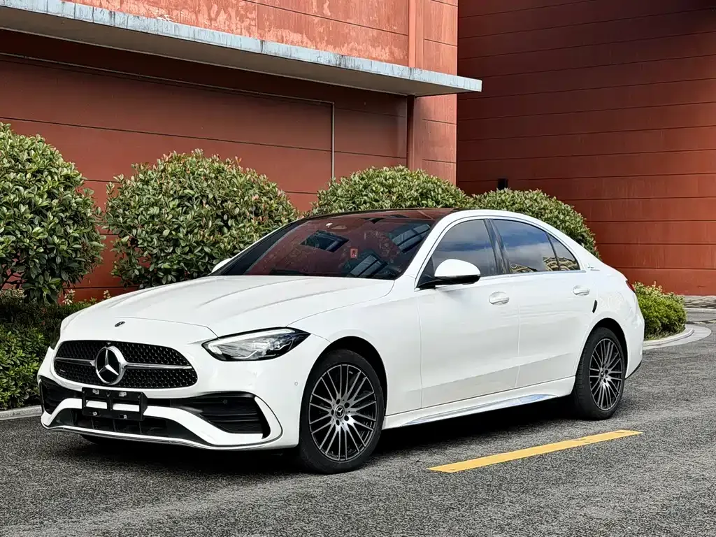 Mercedes-Benz C-Class — фото 1