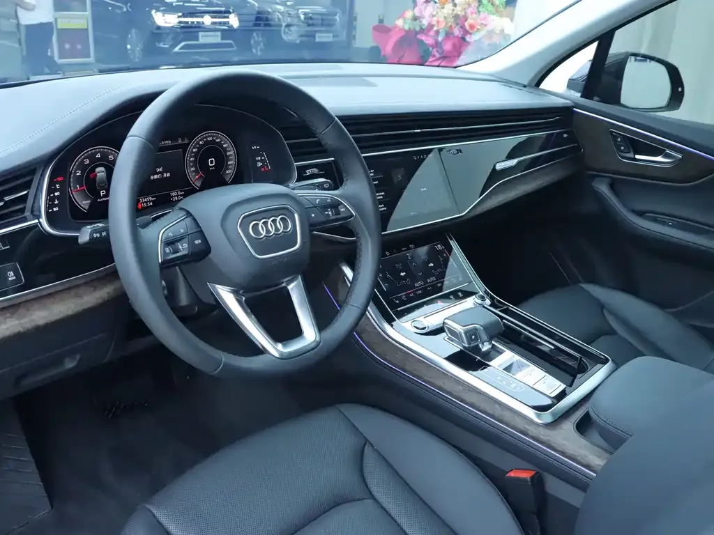 Audi Q7 — фото 6