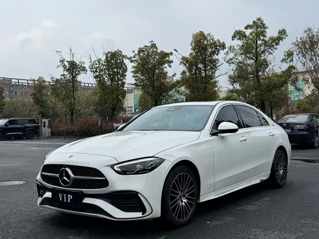 Mercedes-Benz C-Class — фото 1