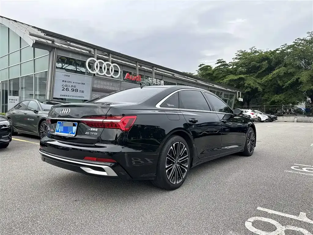 Audi A6L — фото 7
