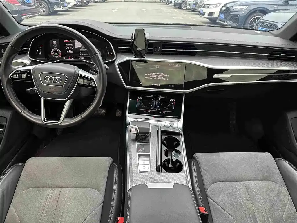 Audi A6L — фото 10