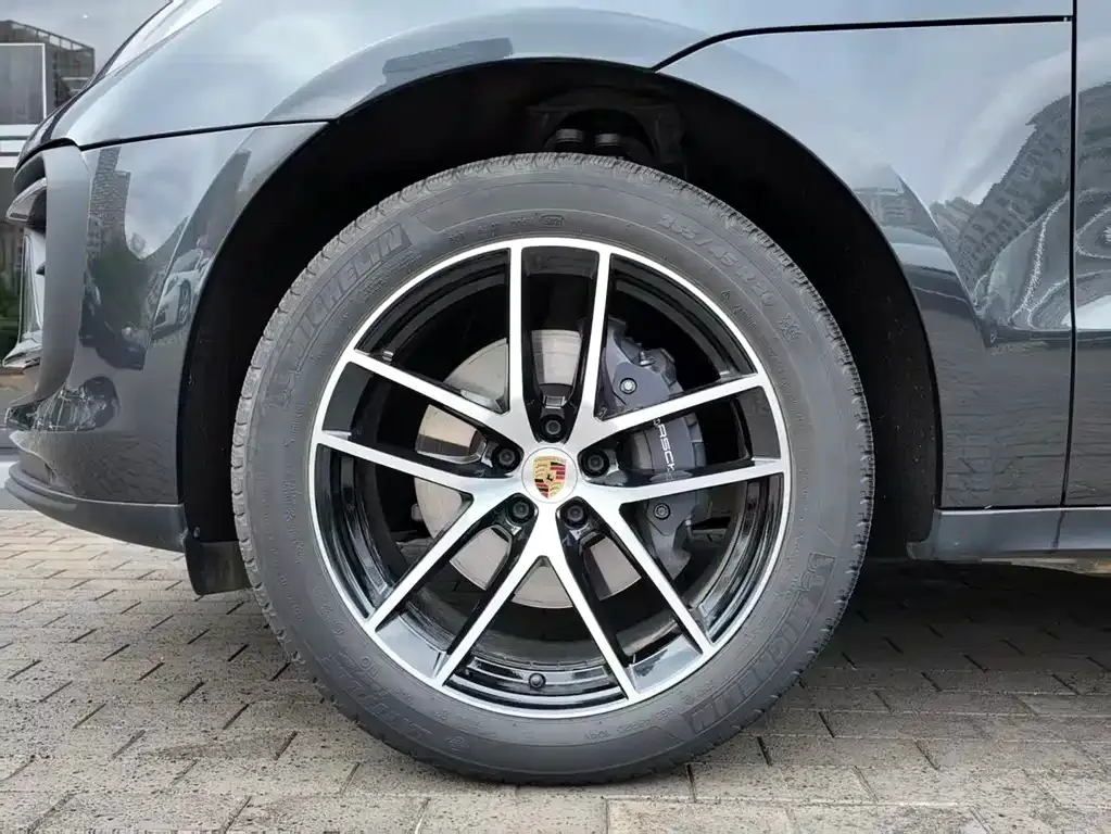 Porsche Macan — фото 10