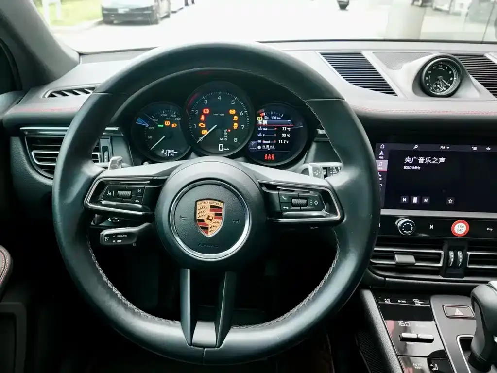 Porsche Macan — фото 6