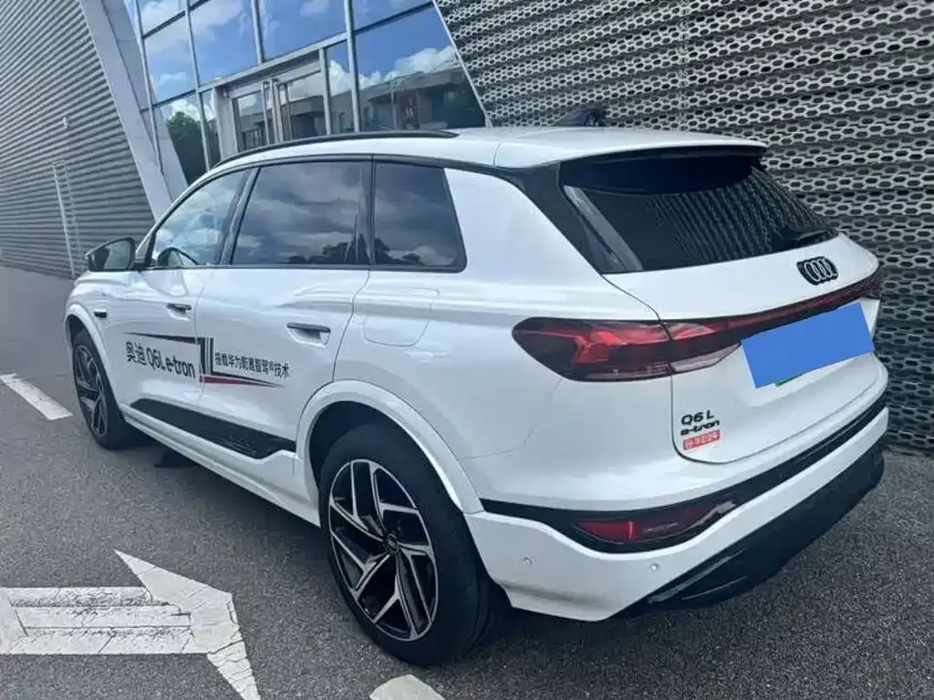 Audi Q6L e-tron — фото 9