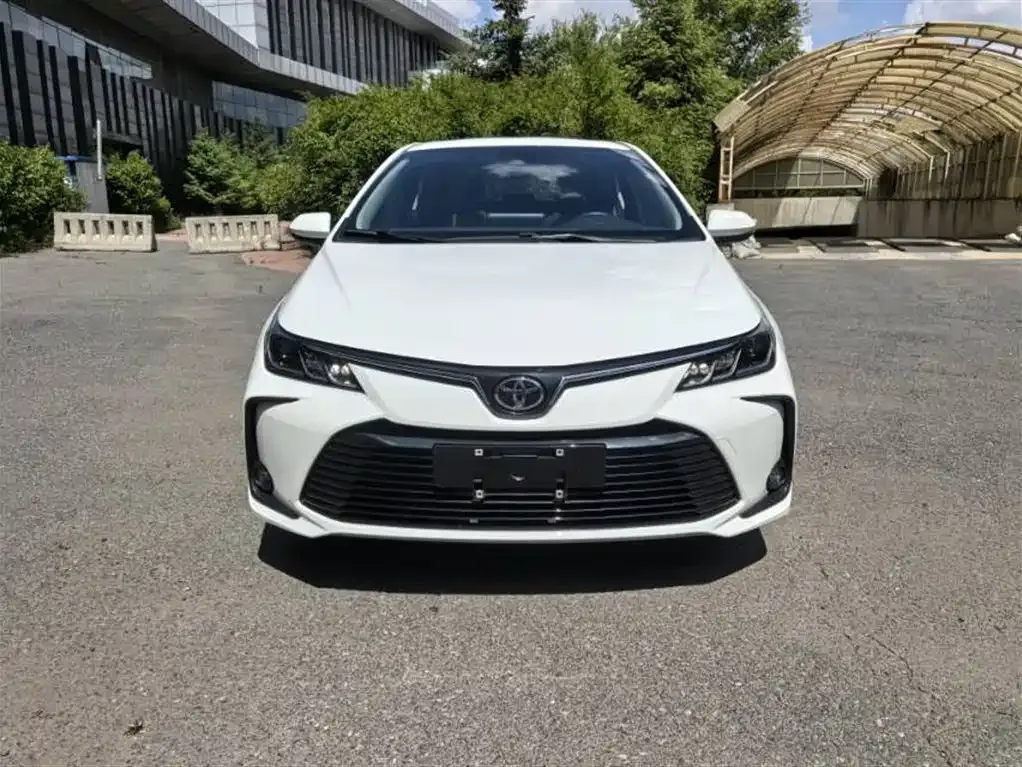 Toyota Corolla — фото 3