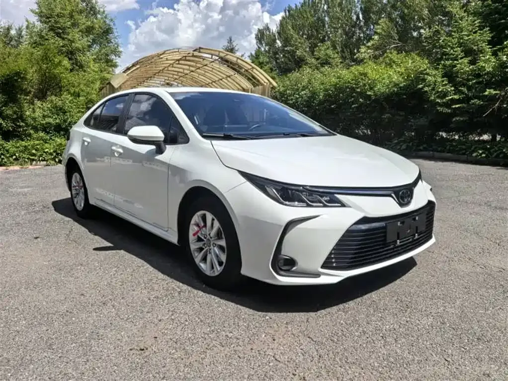 Toyota Corolla — фото 4