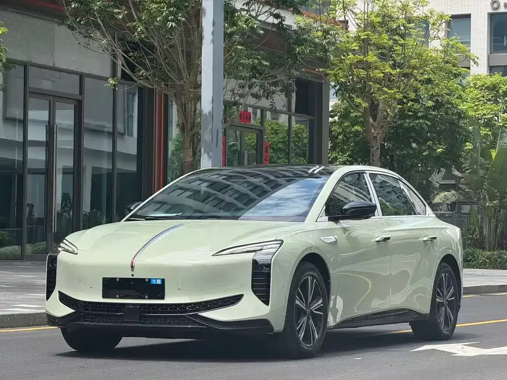 Hongqi EH7