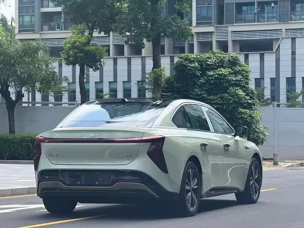 Hongqi EH7 2026 из CN, фото 4