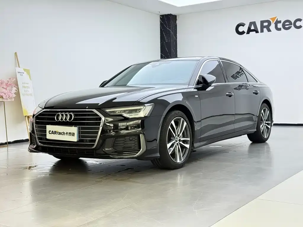 Audi A6L — фото 1