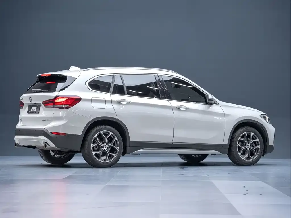 BMW X1 — фото 5