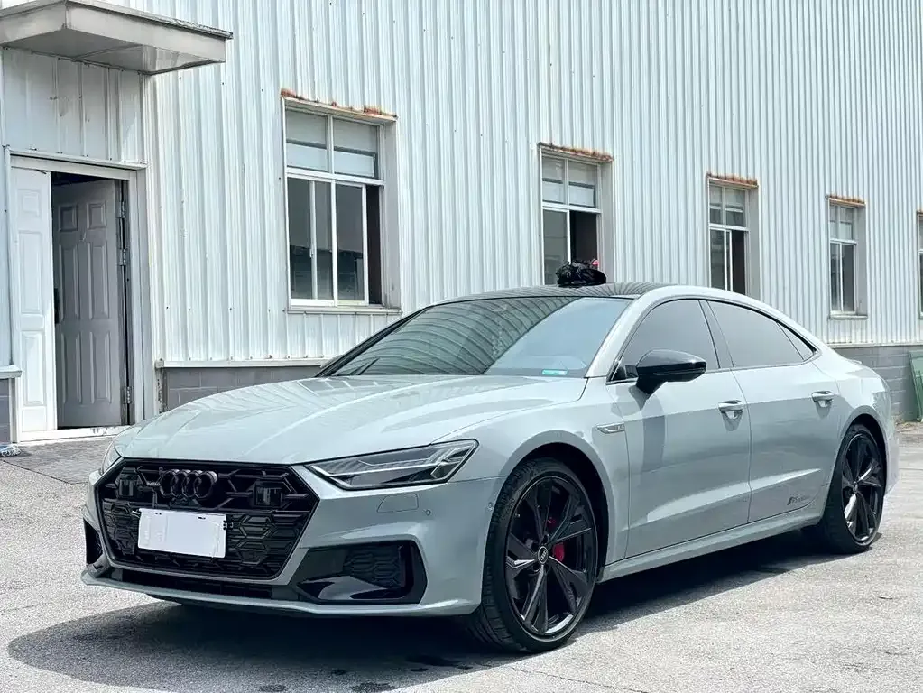 Audi A7L — фото 1