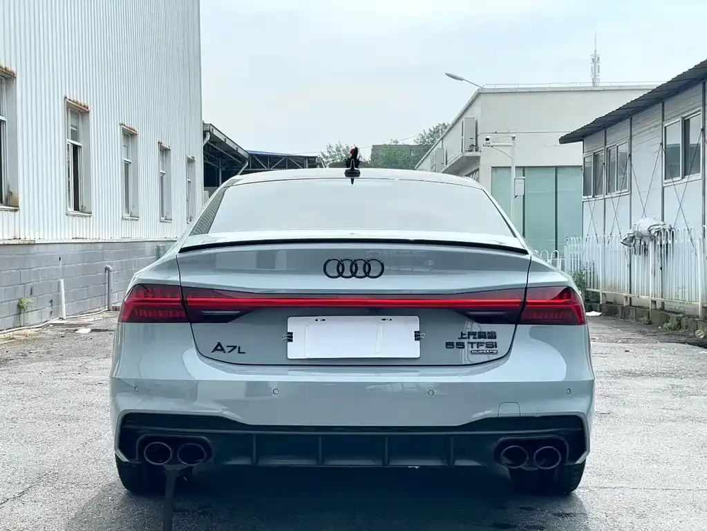 Audi A7L — фото 10