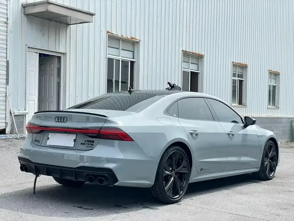 Audi A7L — фото 7