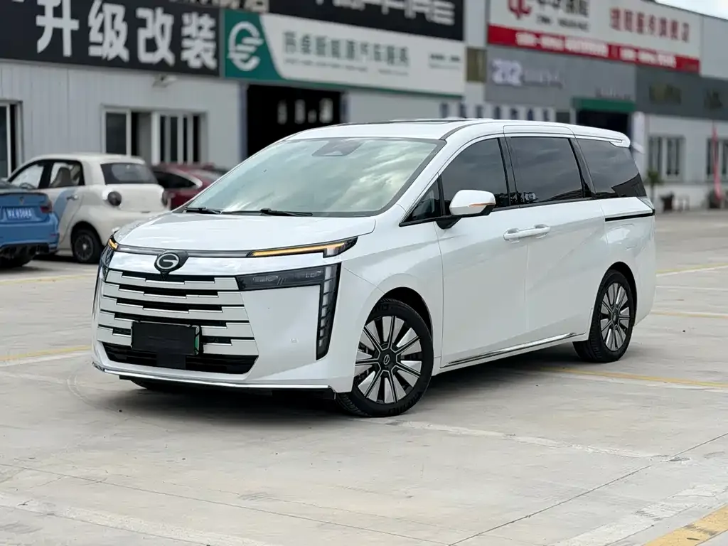 GAC Motor 传祺E8 PHEV — фото 1