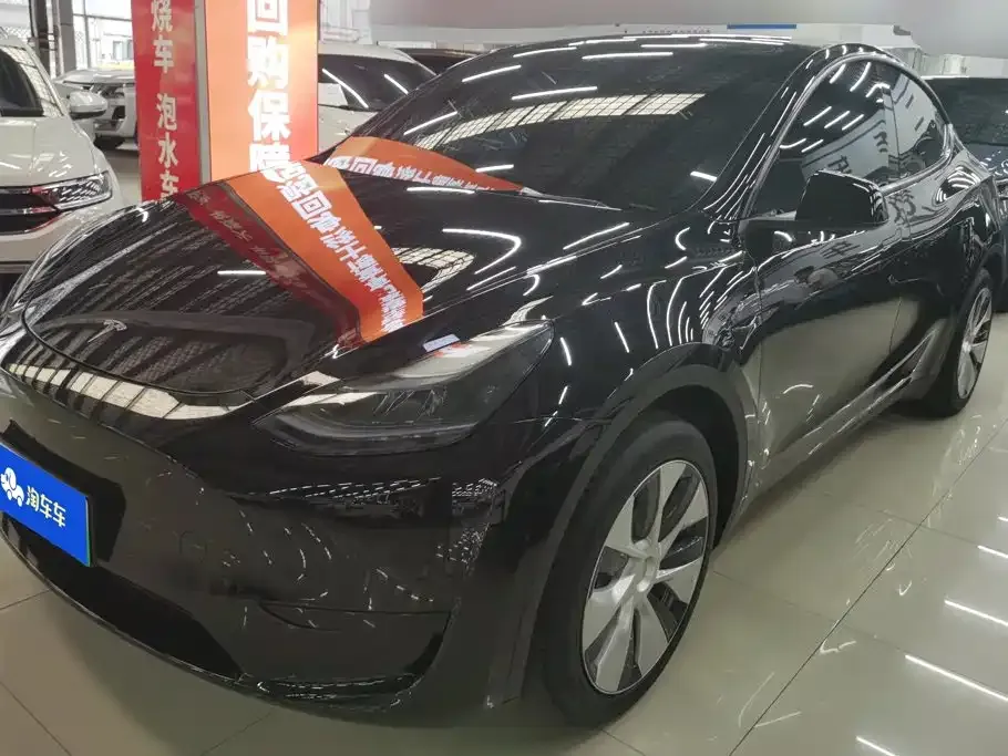 Tesla Model Y — фото 1