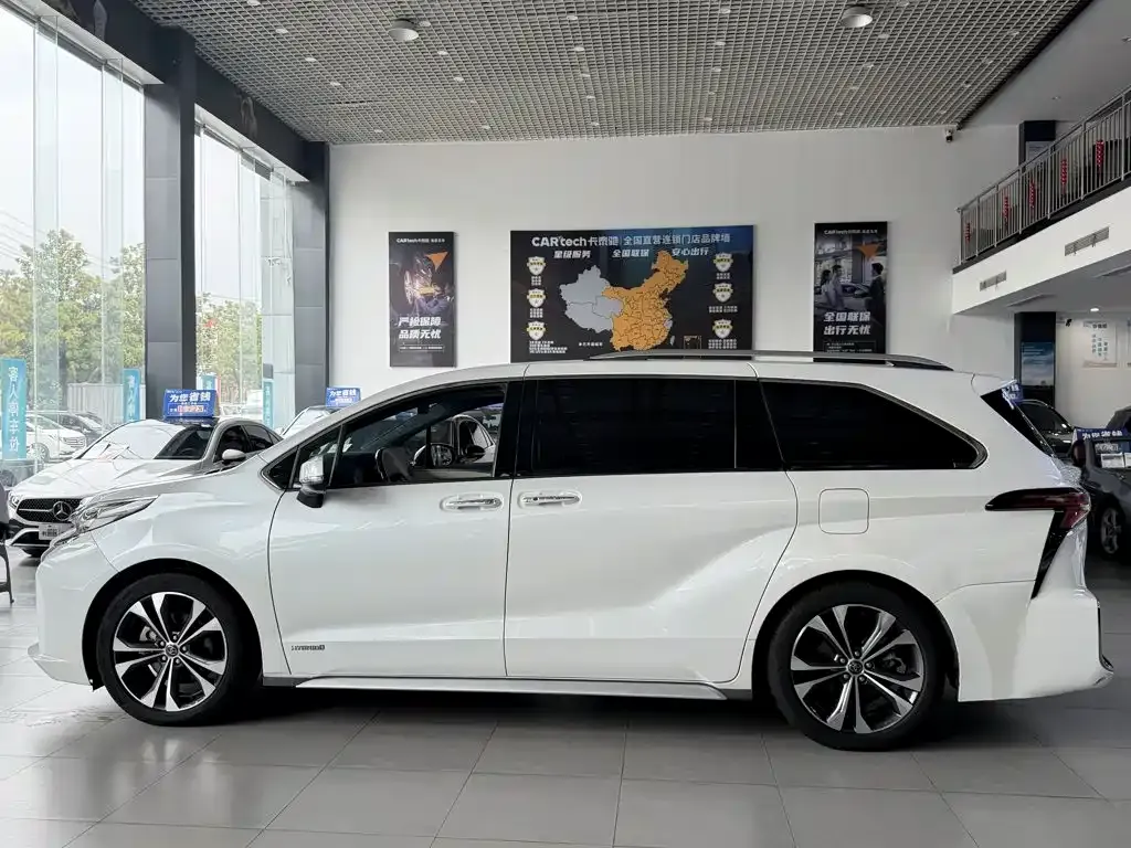 Toyota Granvia — фото 9