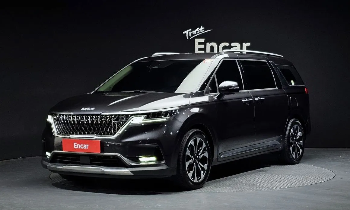 Kia Carnival — фото 1