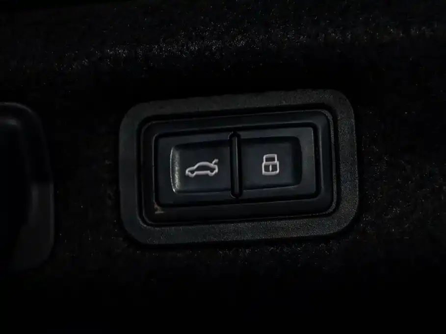 Audi A7L 2024 из CN, фото 4