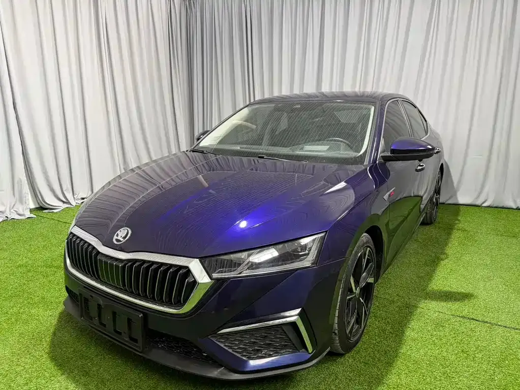 Skoda Octavia — фото 1