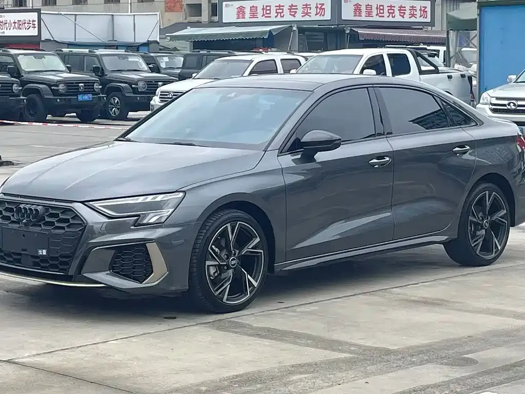 Audi A3 — фото 1