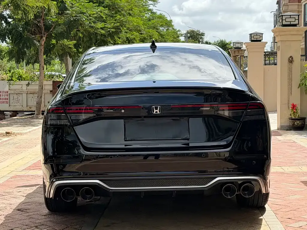 Honda Accord — фото 8