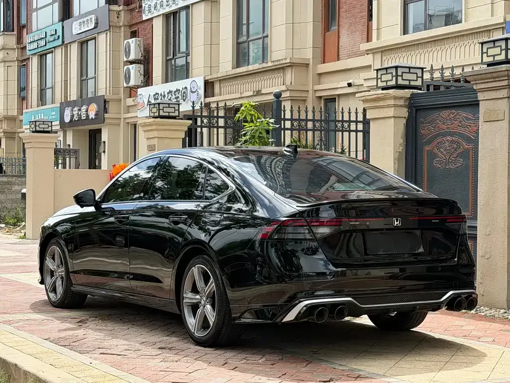 Honda Accord — фото 9