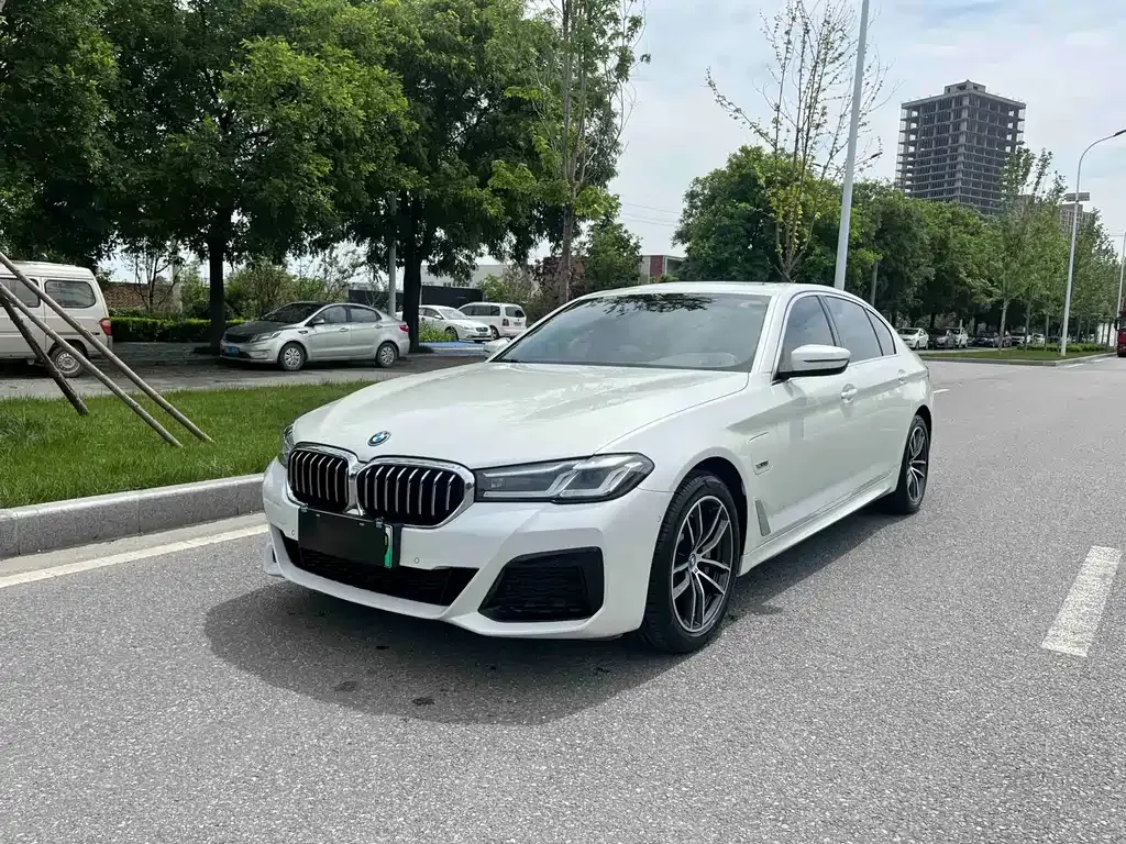 BMW 5 Series New Energy — фото 1