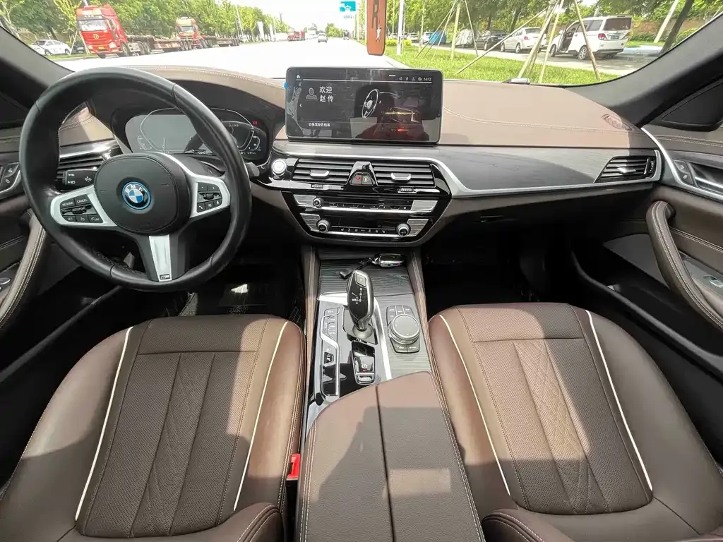 BMW 5 Series New Energy — фото 3