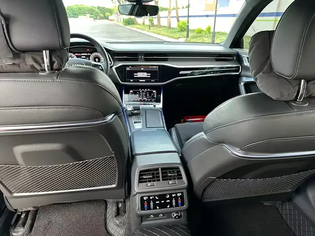 Audi A6L — фото 5