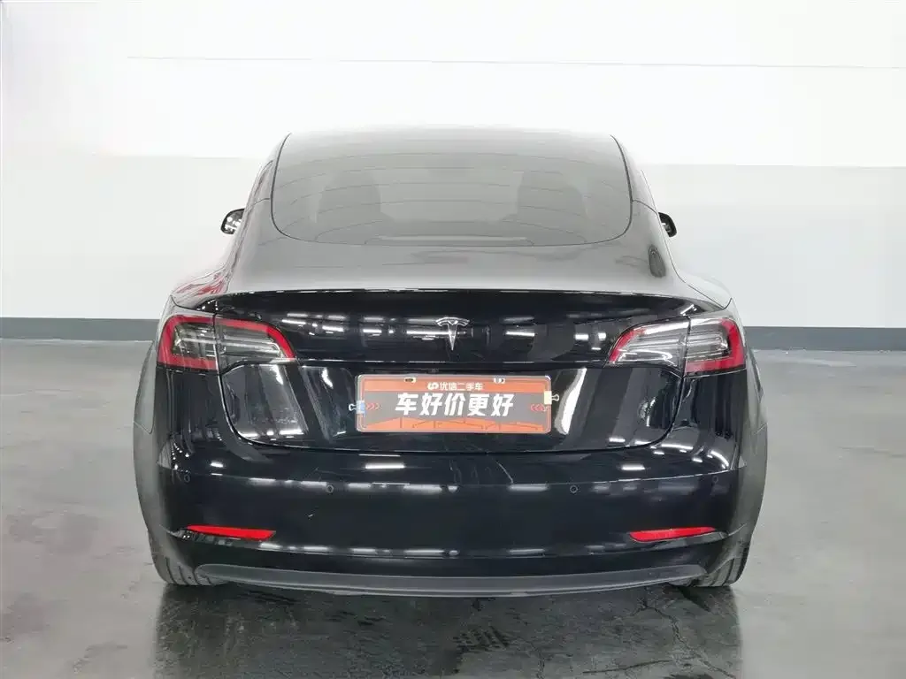 Tesla Model 3 — фото 10