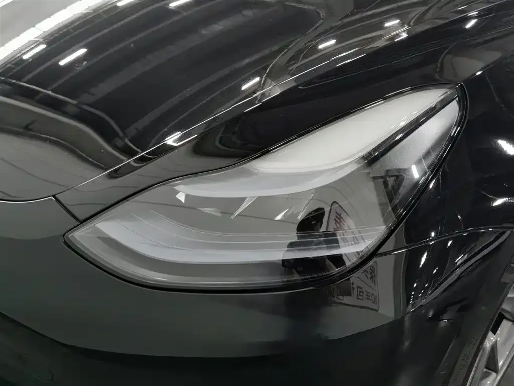 Tesla Model 3 — фото 8